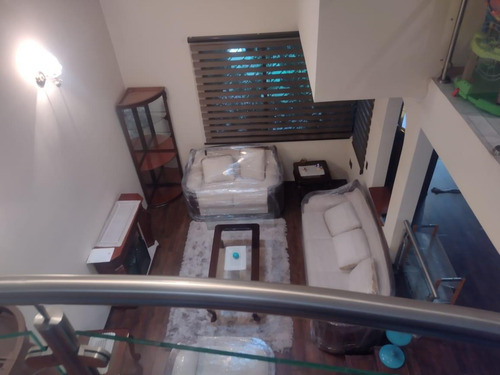 Casa En Desniveles De 3 Pisos, Hacienda Ojo De Agua Sup. 525 Mts