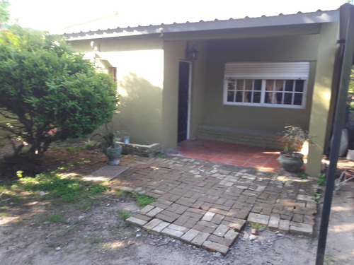 Imagen 1 de 10 de Casa En Moreno 2 Plantas 5 Ambientes Y 2 Baños