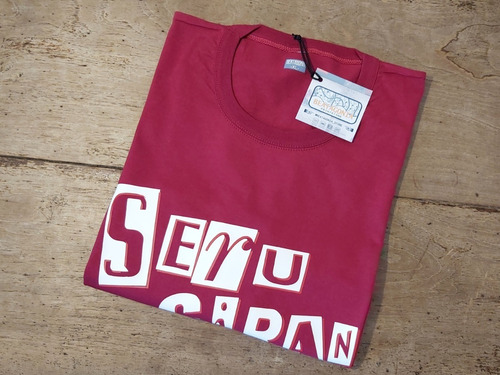 Remera Algodón Unsx Bordó Seru Giran Logo García Lebón Aznar
