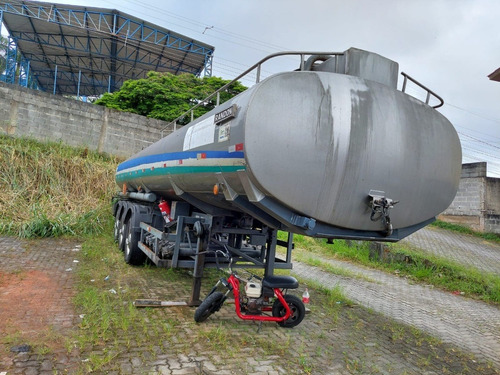 Imagem 2 de 4 de Carreta Tanque Com Pneus Para 25.ooo Litros