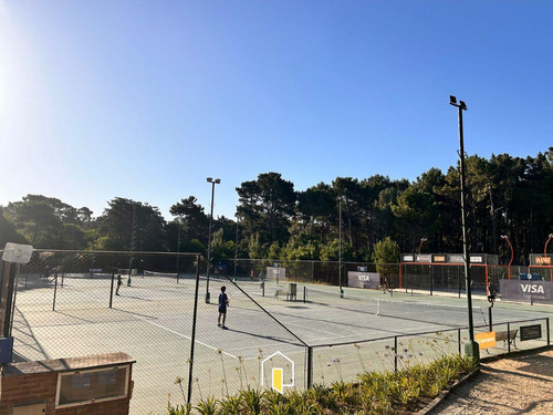 Casas en Costa Esmeralda 200-300k