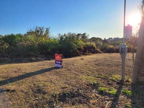 Imagen 1 de 6 de Terreno Con Excelente Vista, Zona Bv Moreno Y Cont. Irigoyen - 10,59 X 33,60