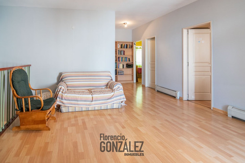 Casa 4 Ambientes Con Patio, Jardin Y Cochera. Apto Credito