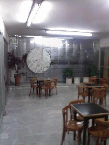 Imagen 4 de 7 de Venta Local 51 M2 Interno Galeria (alquilado), San Luis 1665 - Gazze