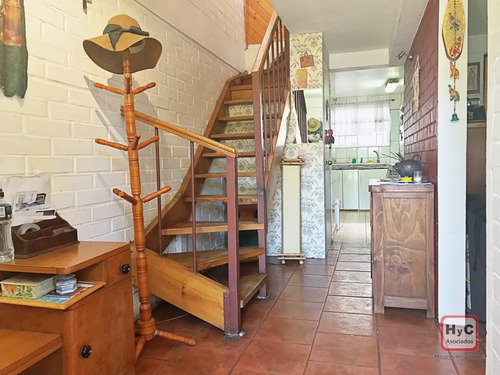 Casa En Venta En La Comuna De Maipú, 3 Dormitorios, 2 Baños.