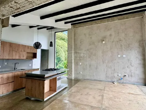 Casa En Venta En Loma Del Escobero. Cod V776075