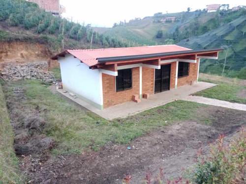 Oportunidad... Linda Finca Para Estrenar En Venta En El Carmen Víboral