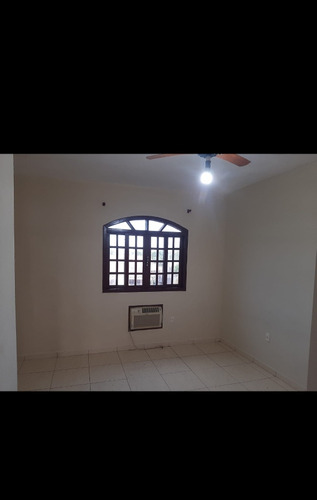 Casa Em Marica, 100mt Da Praia E Comercio