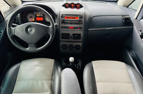 Fiat Idea 1.8 MPI ADVENTURE 8V FLEX 4P MANUAL