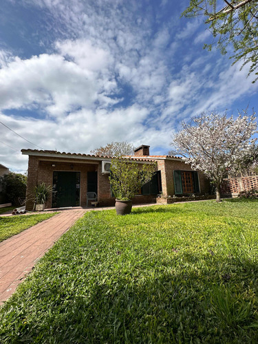 Venta Casa 4 Dormitorios Barbacoa Jardin Solymar Canelones