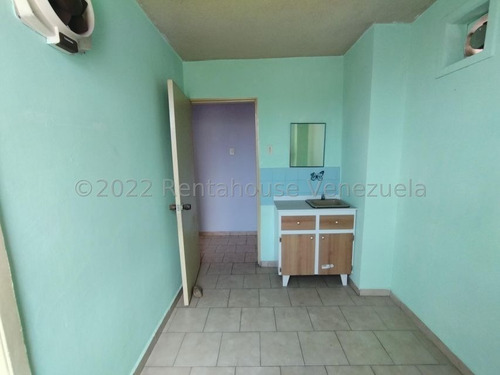 Imagen 9 de 14 de Rosangel Parraga Rentahouse Vende Vende Oficina En Av Bolivar Valencia Carabobo 22-21263