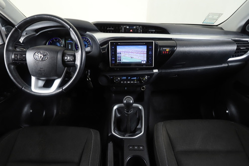 Toyota Hilux 4x2 Doble Cab Srv 2.8 Tdi Manual 2017 313ba