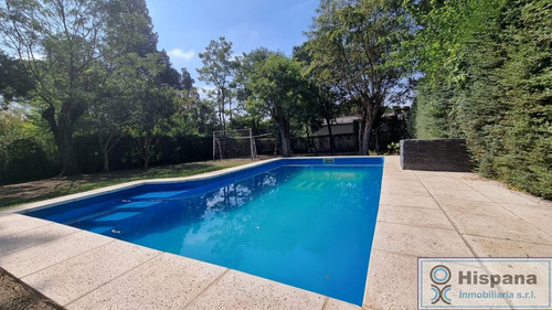 Retasada!! Casa En Venta, En Del Viso, Barrio Los Jazmines, Sobre La Calle Necochea Esquina Florida.