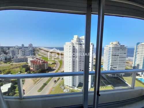 Alquiler Temporal Apartamento De 2 Dormitorios En Playa Brava, Piso Alto +amenities