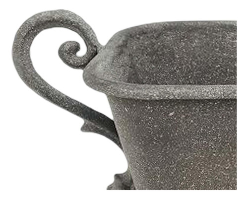 Mesa Decorada Com Floreira Rústica De Ferro