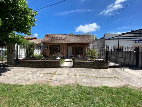 Venta - Casa 3 Ambientes, Se Escuchan Ofertas !