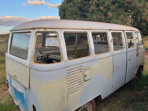 Volkswagen Kombi 1975 Samba