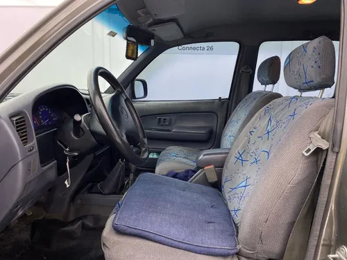 Toyota Hilux 2.4 Ex
