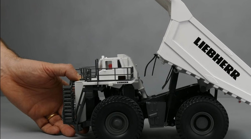 Camion Minero Liebherr T-284 Escala 1:50