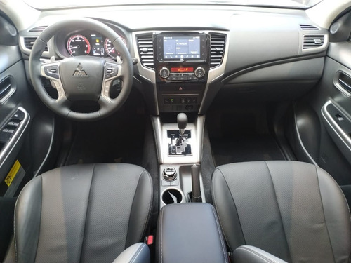 Imagem 8 de 12 de Mitsubishi L200 Triton Sport Hpe-s New Generation 2.4