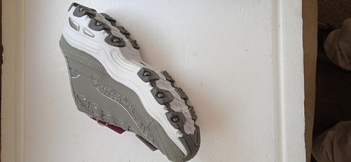 Skechers-dama. Memory Foam-air Cooled