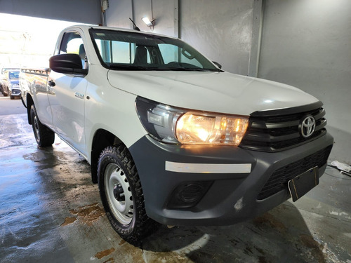 Imagen 3 de 11 de Toyota Hilux Cs Dx 4x2 2018 Sarthou