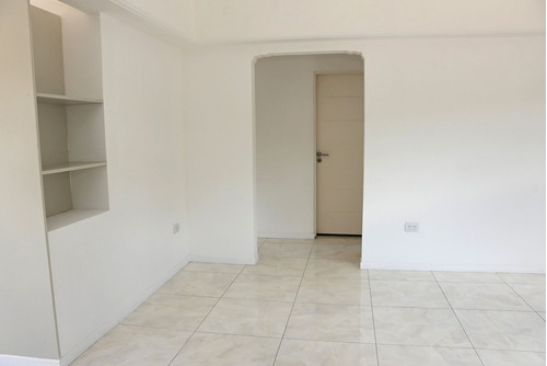 Casa 3 Amb Reciclada Con Terraza Y Quincho-permuta