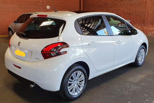 Peugeot 208 1.6 16v Allure Flex Aut. 5p 2017
