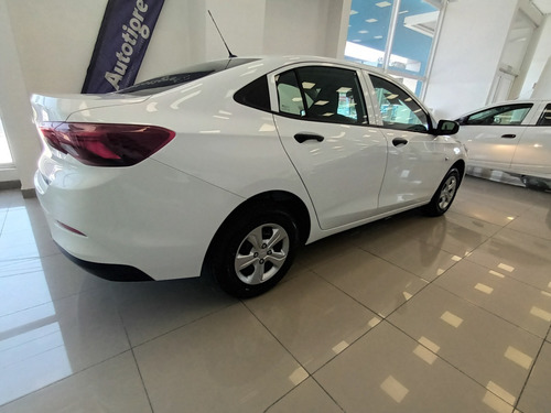 Imagen 22 de 23 de Chevrolet Onix Plus 1.2 Ls Mr