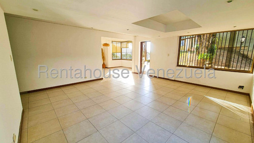 Casa En Venta En El Cafetal Calle Cerrada Casas En Caracas Angela Tochon