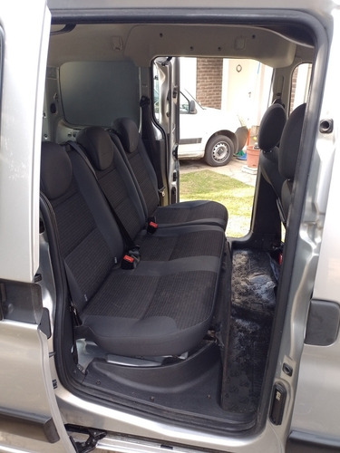 Imagen 4 de 15 de Peugeot Partner 2018 1.6 Hdi Furgon Mixto Confort 92 5as