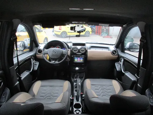 Renault Duster 1.6 DYNAMIQUE DAKAR 4X2 MT AA