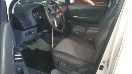 Imagen 9 de 12 de Toyota Hilux 2014 3.0 Cd Sr 171cv 4x4 - C3 44520482