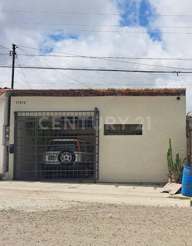 Casa  De 1 Planta En Renta De 3 Recamaras En Lomas De La Presa Tijuana B.c