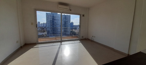 Imagen 1 de 7 de Monoambiente En 8°piso Con Balcón