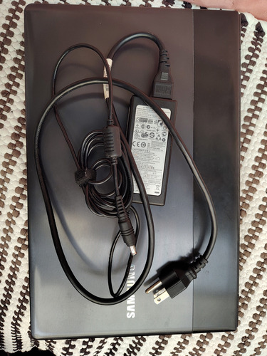 Laptop Samsung Np300e5c Negro (Usado)