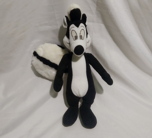 Peluche Zorrillo Pepe Le Pew  Looney Tunes 33cm