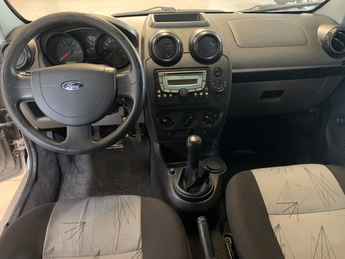 Imagen 15 de 15 de Ford Fiesta Ambiente