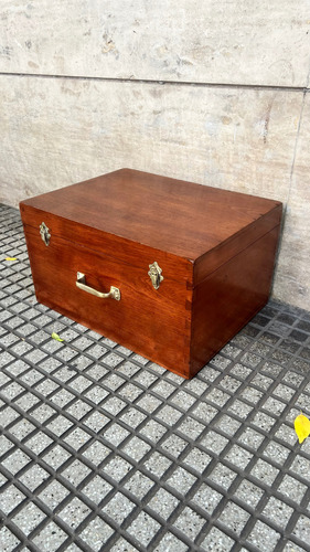 Baul Arcon Cofre En Madera Y Detalles En Bronce Marrron Baúl (Usado)