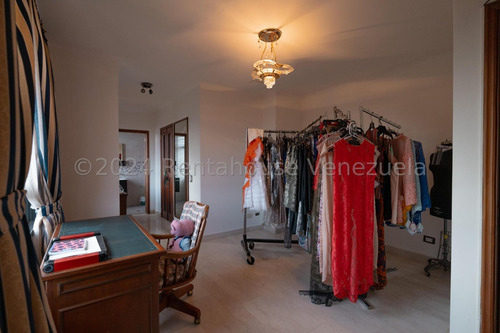 Apartamento En Venta En Colinas De Valle Arriba Mls #24-20542