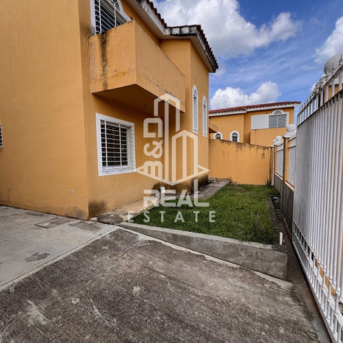 Townhouse En Venta Urb. Vista Linda/ Charallave.