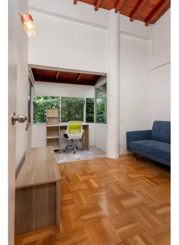 Casa Amoblada En Arriendo En El Poblado