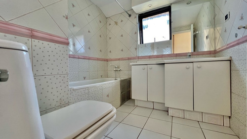 Casa Luminosa Y Remodelada