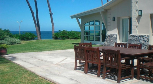 Casa De 8 Dormitorios - Playa Mansa - Punta Del Este
