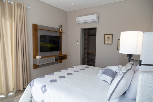 Vendo Casa Amoblada Con Piscina En El Barrio Cerrado Aguavista: 4 Habitaciones Y 5 Baños