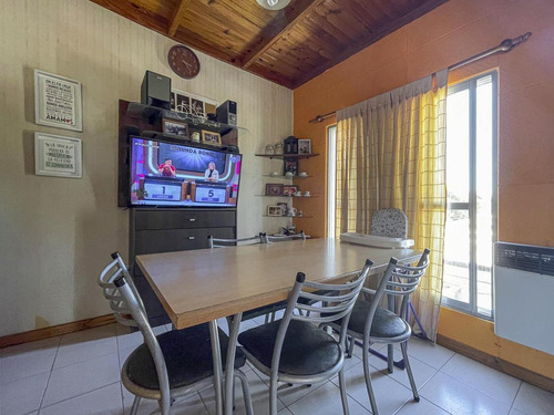 Imagen 9 de 30 de Casa De 3 Dormitorios, Departamento Y Local Independiente