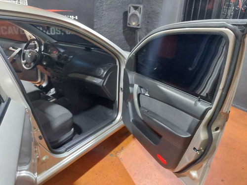 Imagen 10 de 13 de Chevrolet Aveo Sedan