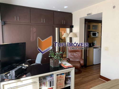 Imagem 7 de 10 de More Em Um Flat No Miolo Do Itaim Bibi - 4259
