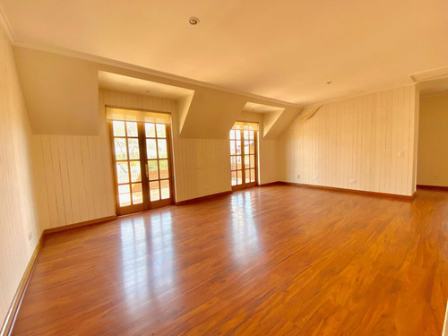 Impecable Casa En Santuario Del Valle