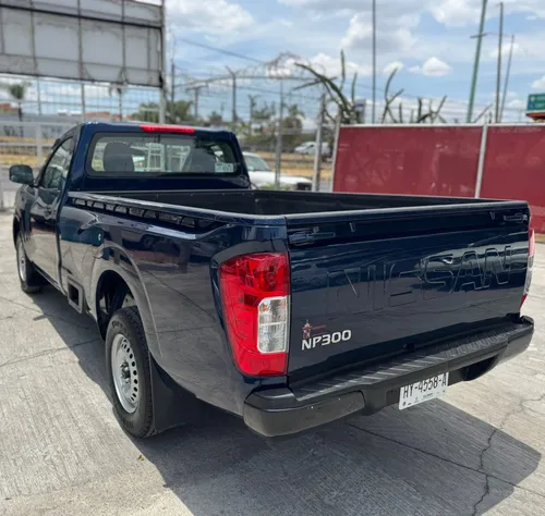 Nissan NP300 2.4 Doble Cabina Se Aa Pack Seg Mt